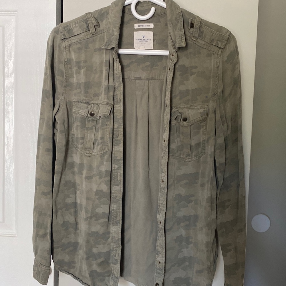 American Eagle - Women’s long sleeve shirt/button up - Boyfriend fit, Size XS